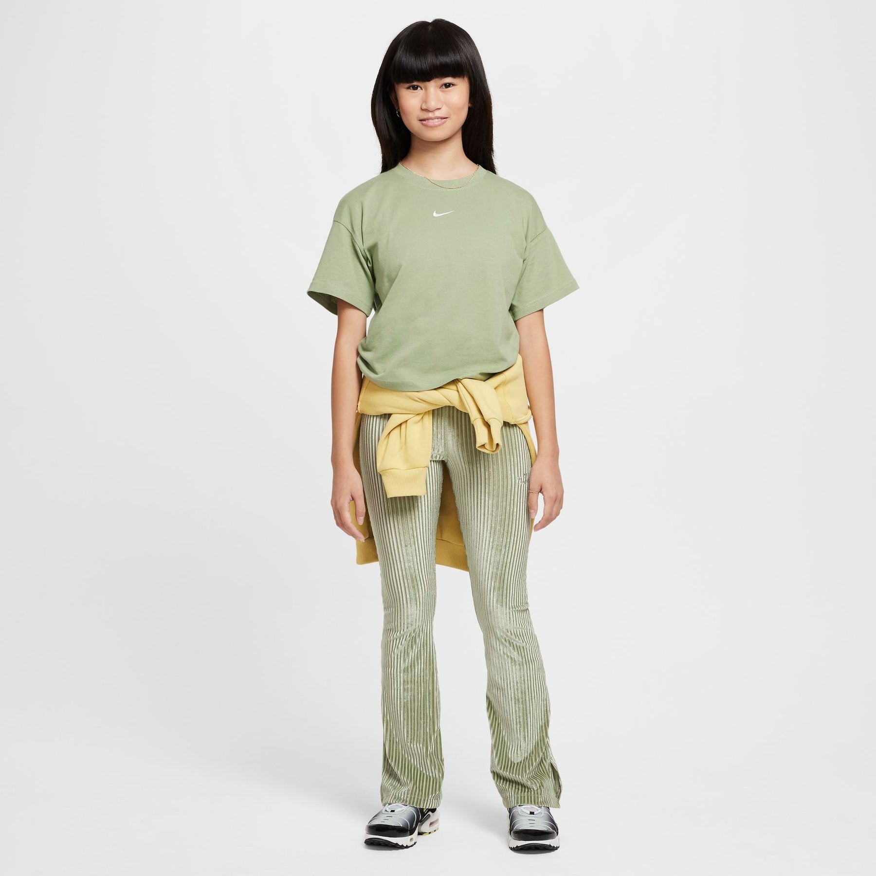Áo Tay Ngắn Thể Thao Trẻ Em Bé Giái Nike Sportswear Essential