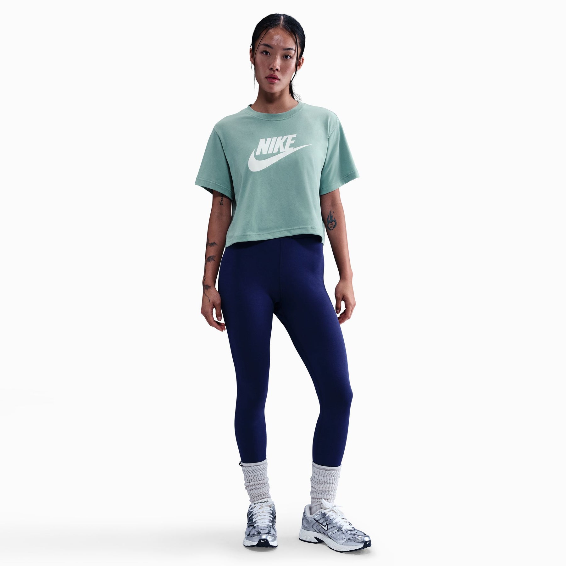 Áo Tay Ngắn Thời Trang Nữ NIKE As W NSW Tee Essntl CRP Icn Ft