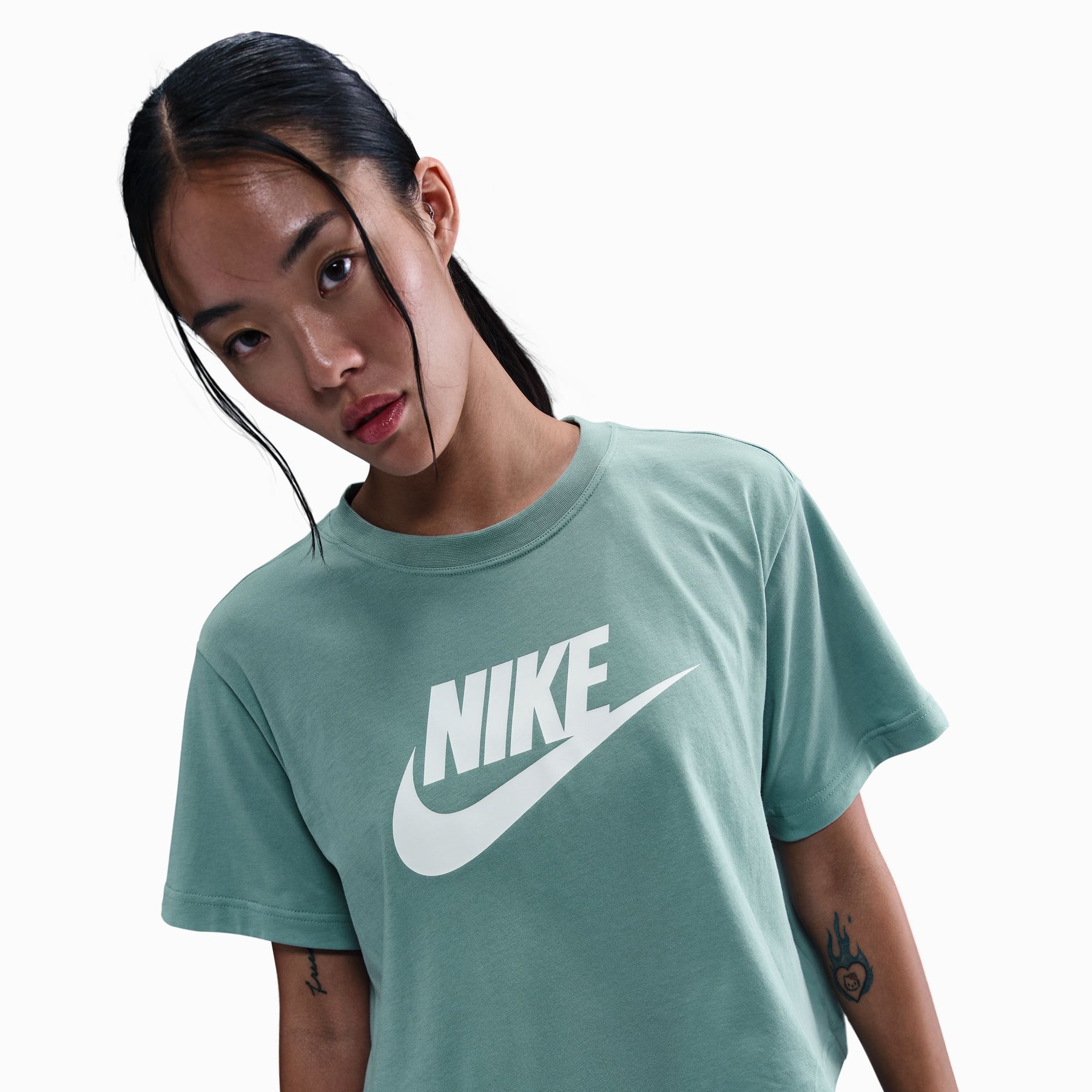 Áo Tay Ngắn Thời Trang Nữ NIKE As W NSW Tee Essntl CRP Icn Ft