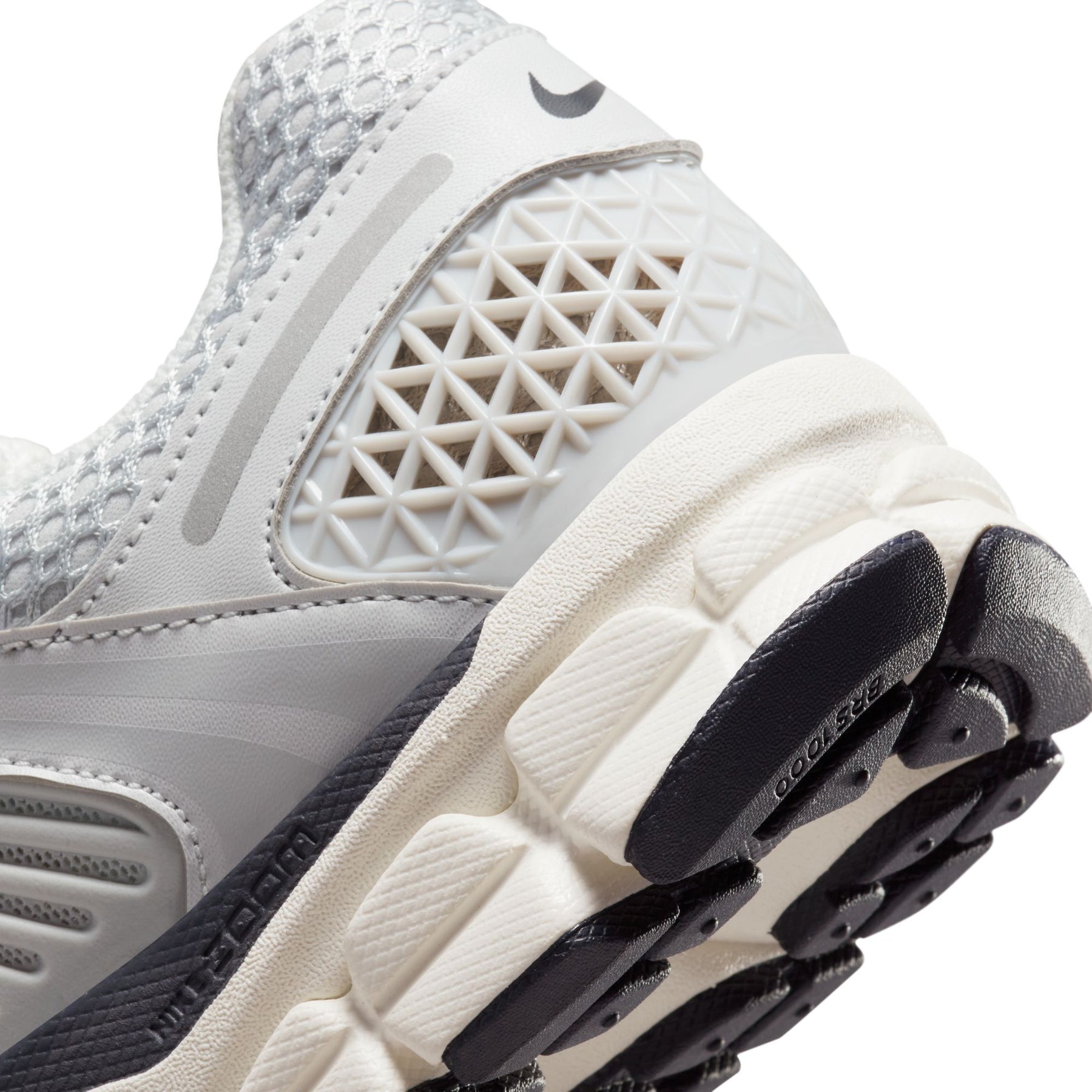 Giày Thể Thao Thời Trang Nữ Nike W Nike Zoom Vomero 5