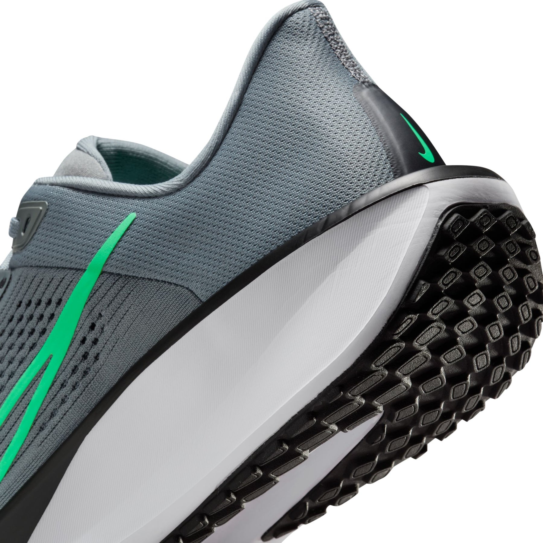 Giày Thể Thao chạy bộ Nam NIKE QUEST 6