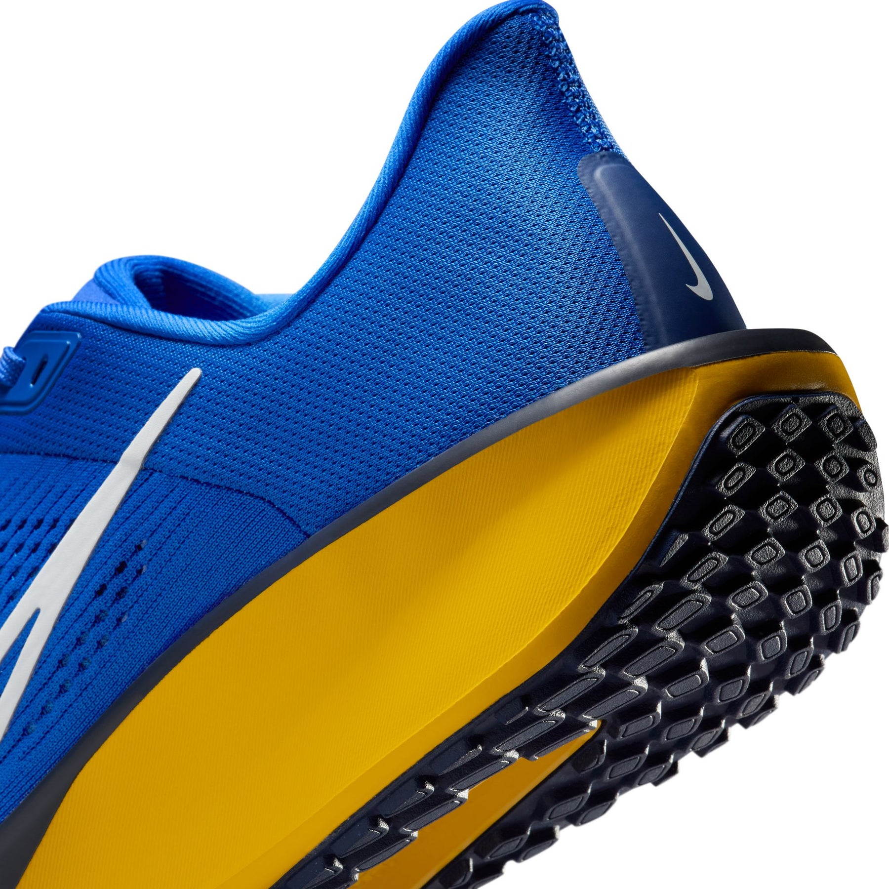 Giày Thể Thao chạy bộ Nam NIKE QUEST 6