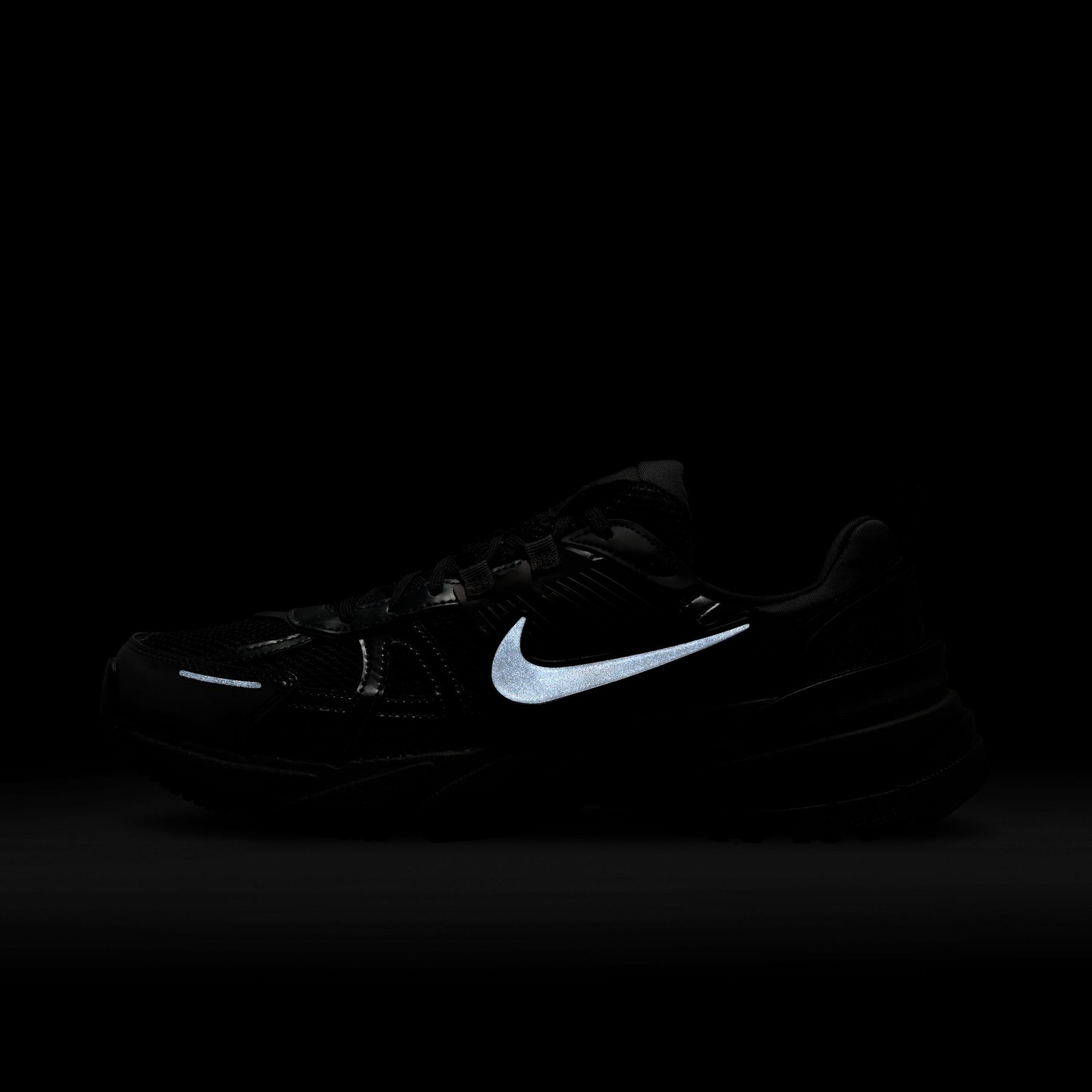 Giày Thể Thao Thởi Trang Nam Nike V2K Run