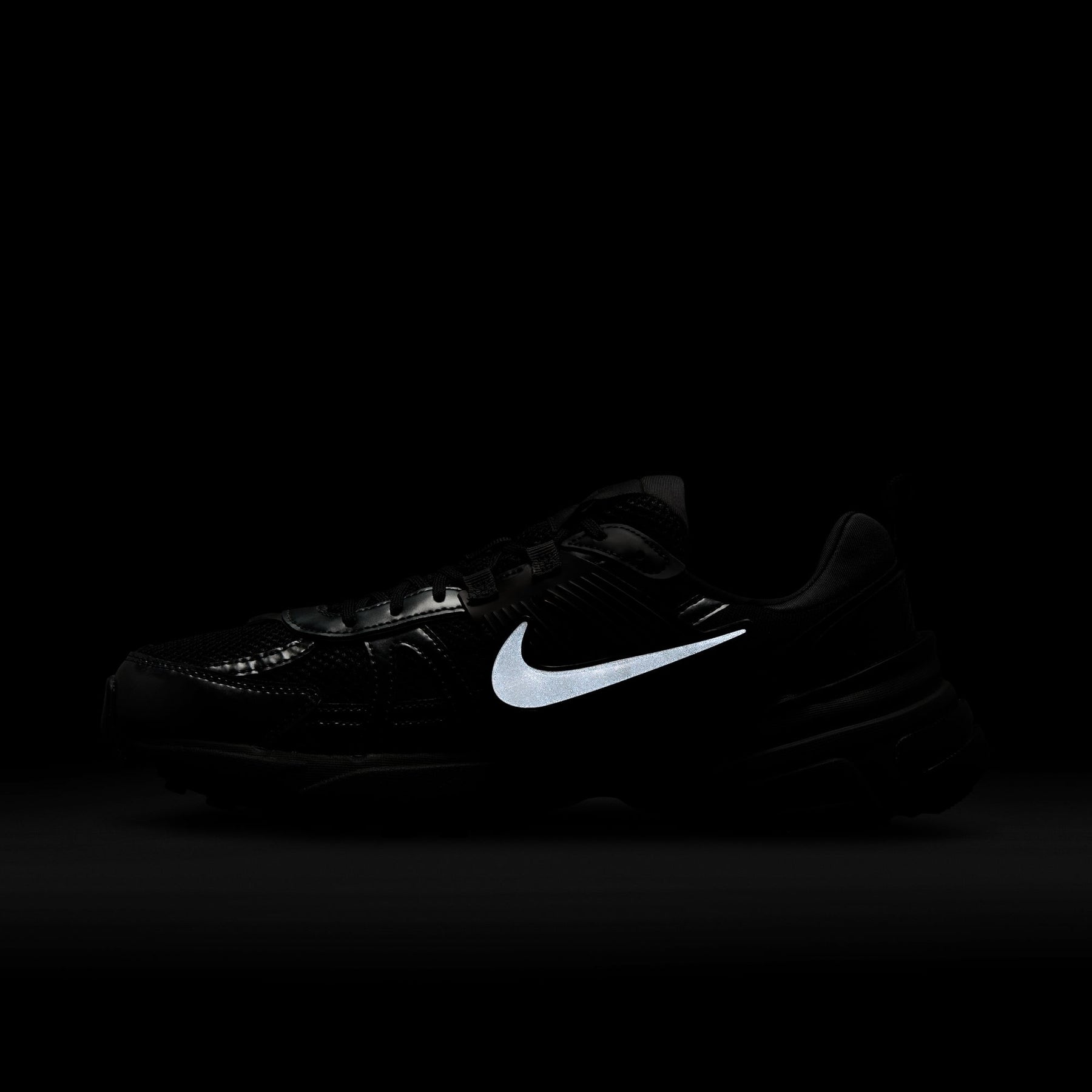 Giày Thể Thao Thởi Trang Nam Nike V2K Run