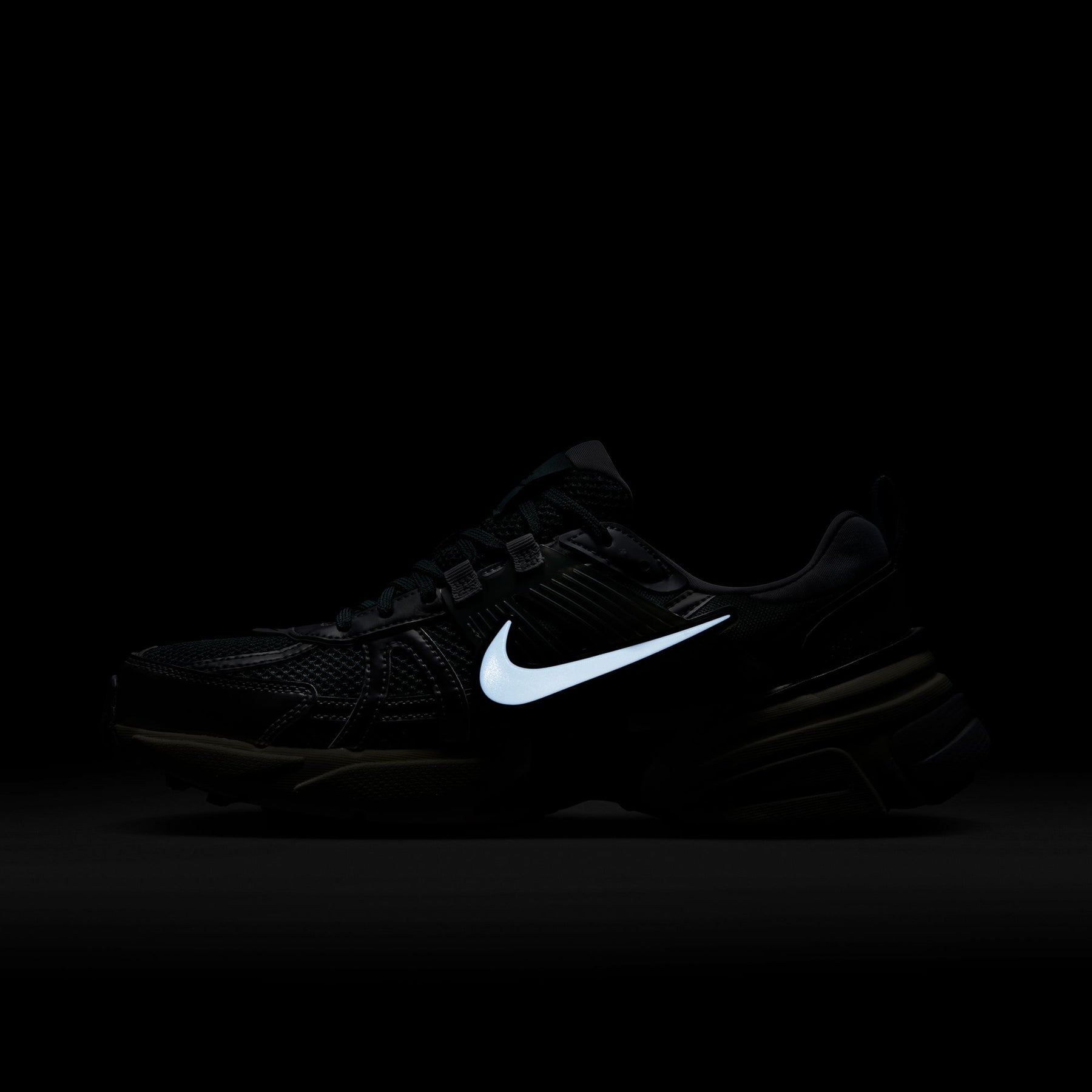 Giày Thể Thao Thởi Trang Nam Nike V2K Run