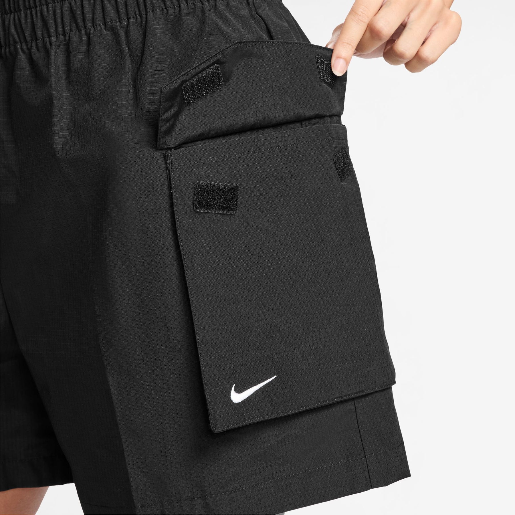 Quần ngắn Thể Thao Thời Trang Nữ NIKE AS W NSW ESSNTL WVN HR 5" CRGO