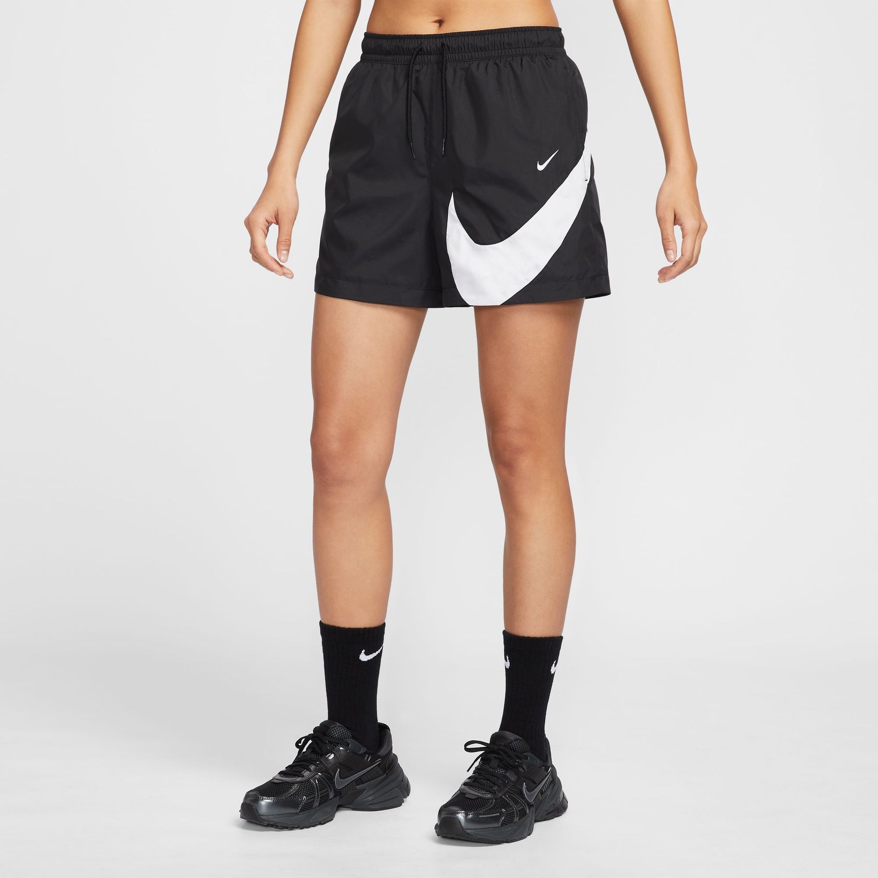 Quần Ngắn Thể Thao Thời Trang Nữ Nike As W Nsw Cls Wvn Mr 5" Logo Sh