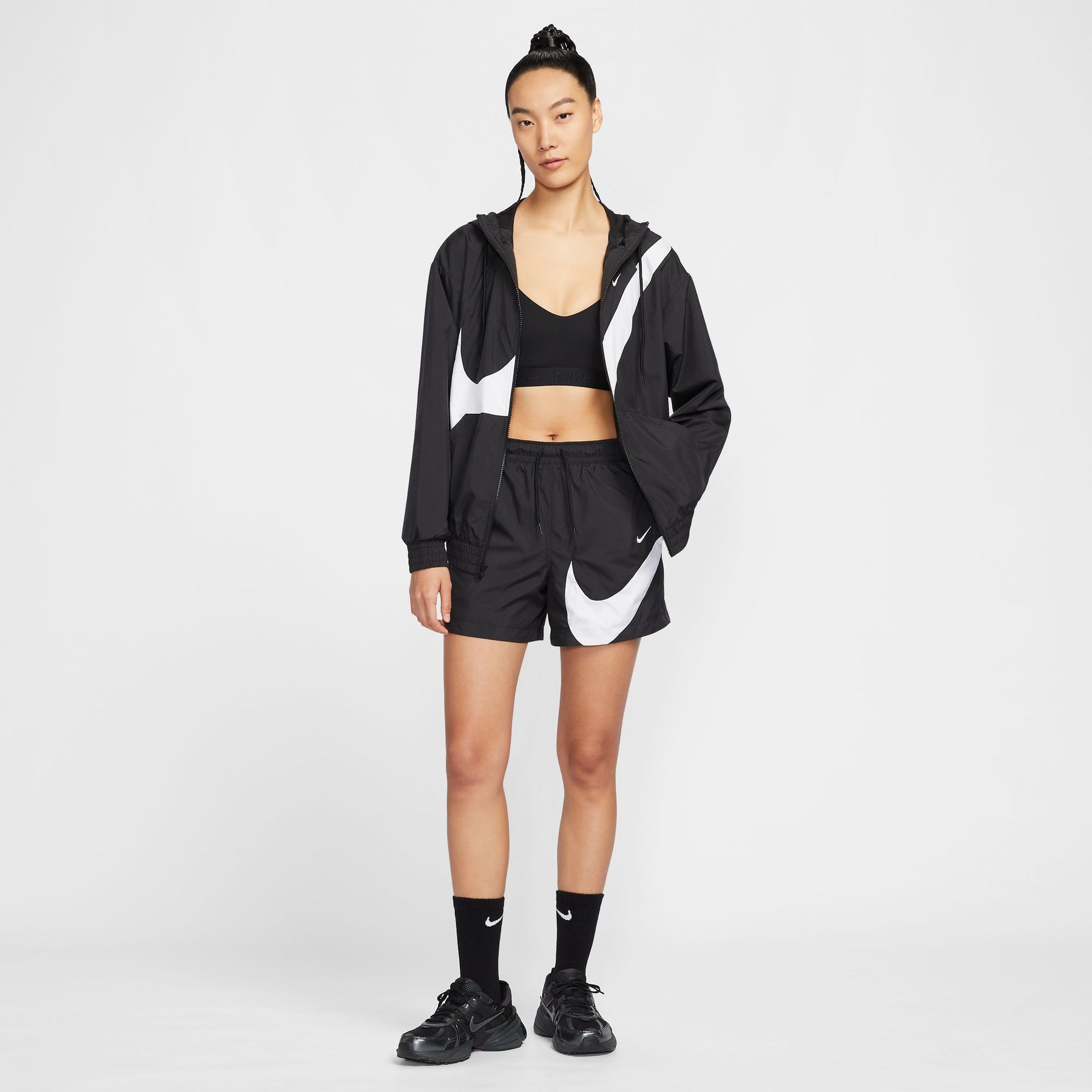 Quần Ngắn Thể Thao Thời Trang Nữ Nike As W Nsw Cls Wvn Mr 5" Logo Sh