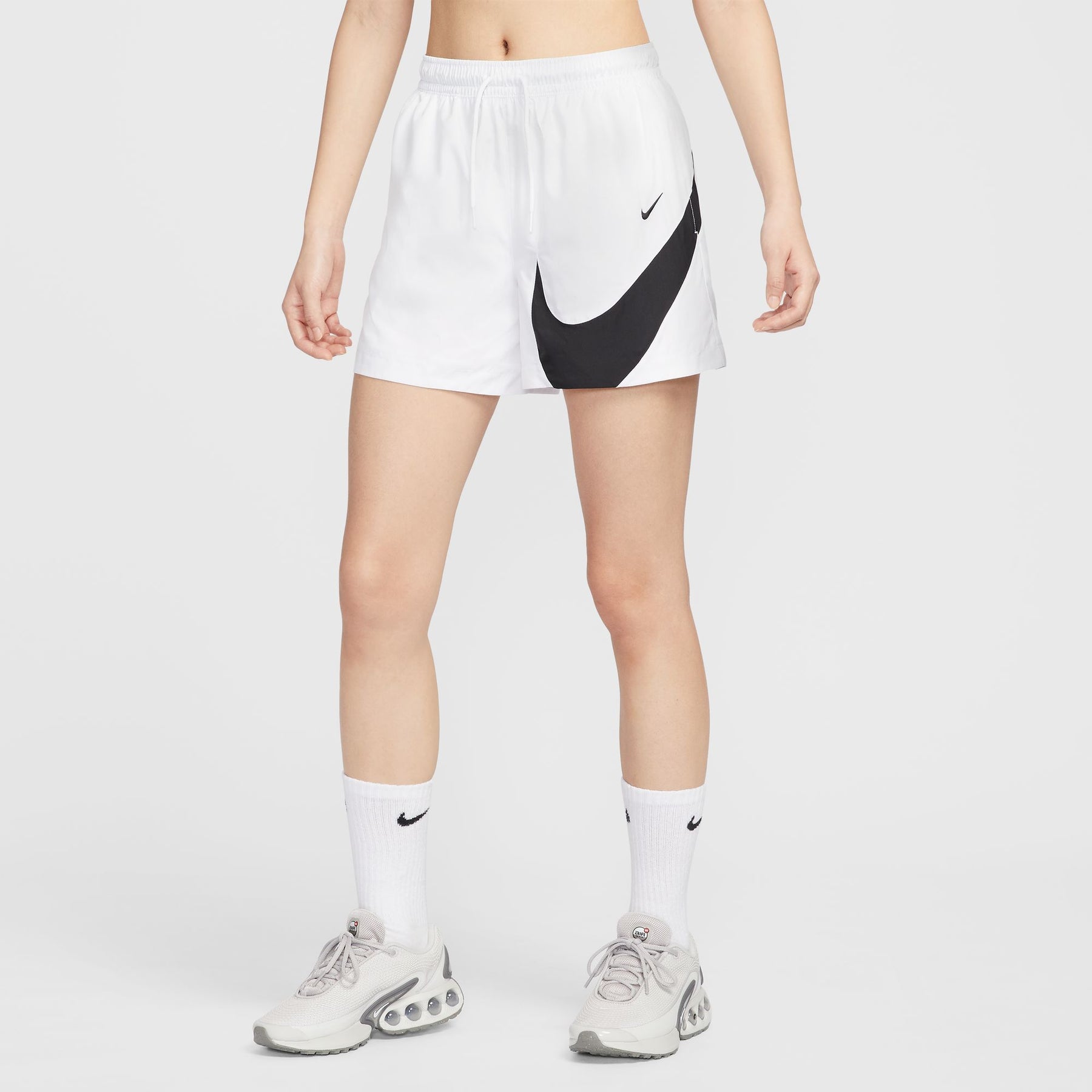 Quần Ngắn Thể Thao Thời Trang Nữ Nike As W Nsw Cls Wvn Mr 5" Logo Sh