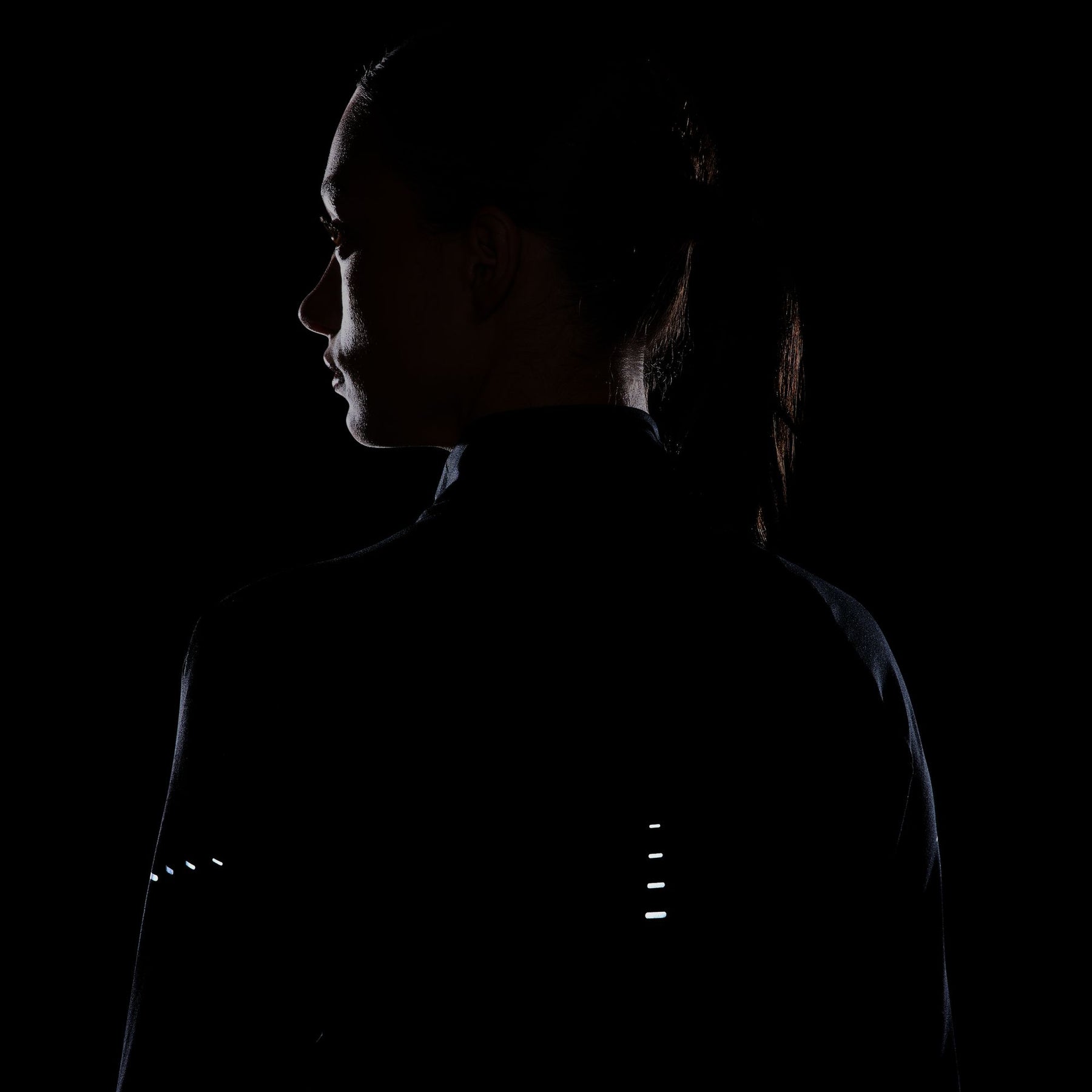 Áo Tay Dài Thể Thao Chạy Bộ Nữ Nike As W Nk Swift Df Uv Hz Top