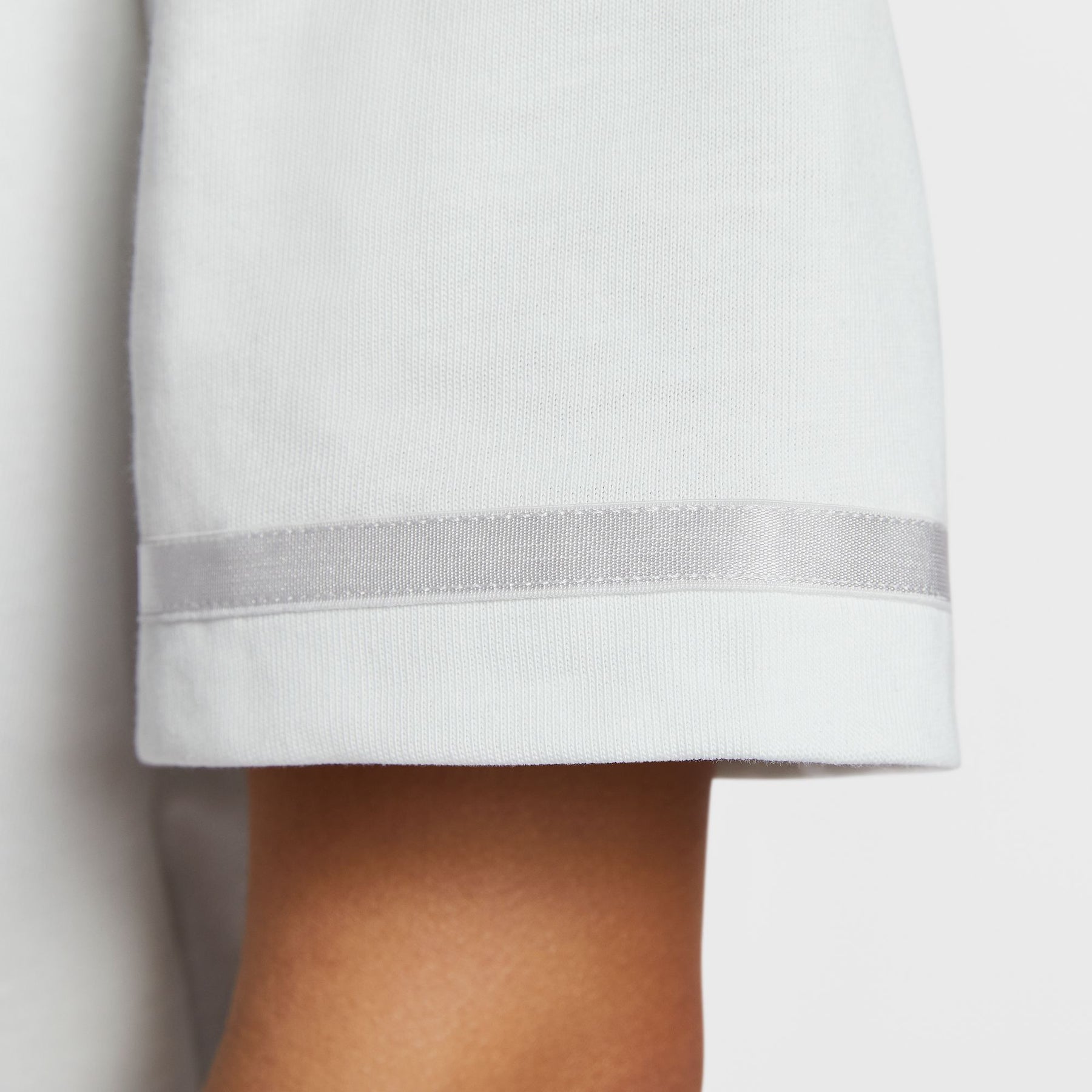 Áo Tay Ngắn Thể Thao Thời Trang Nữ Nike As W Nsw Tee Bf Opp2