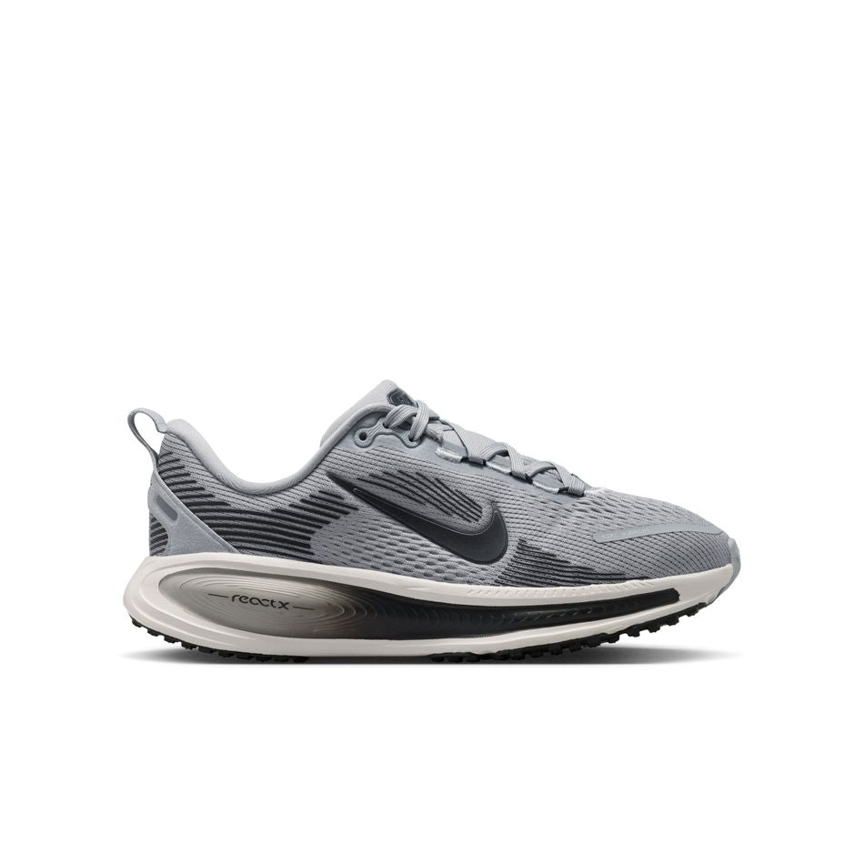 未使用❗ナイキ VOMERO 18 (GS) 25cm Giày Thể Thao Thời Trang Trẻ Em Nike Vomero 18 (Gs)
