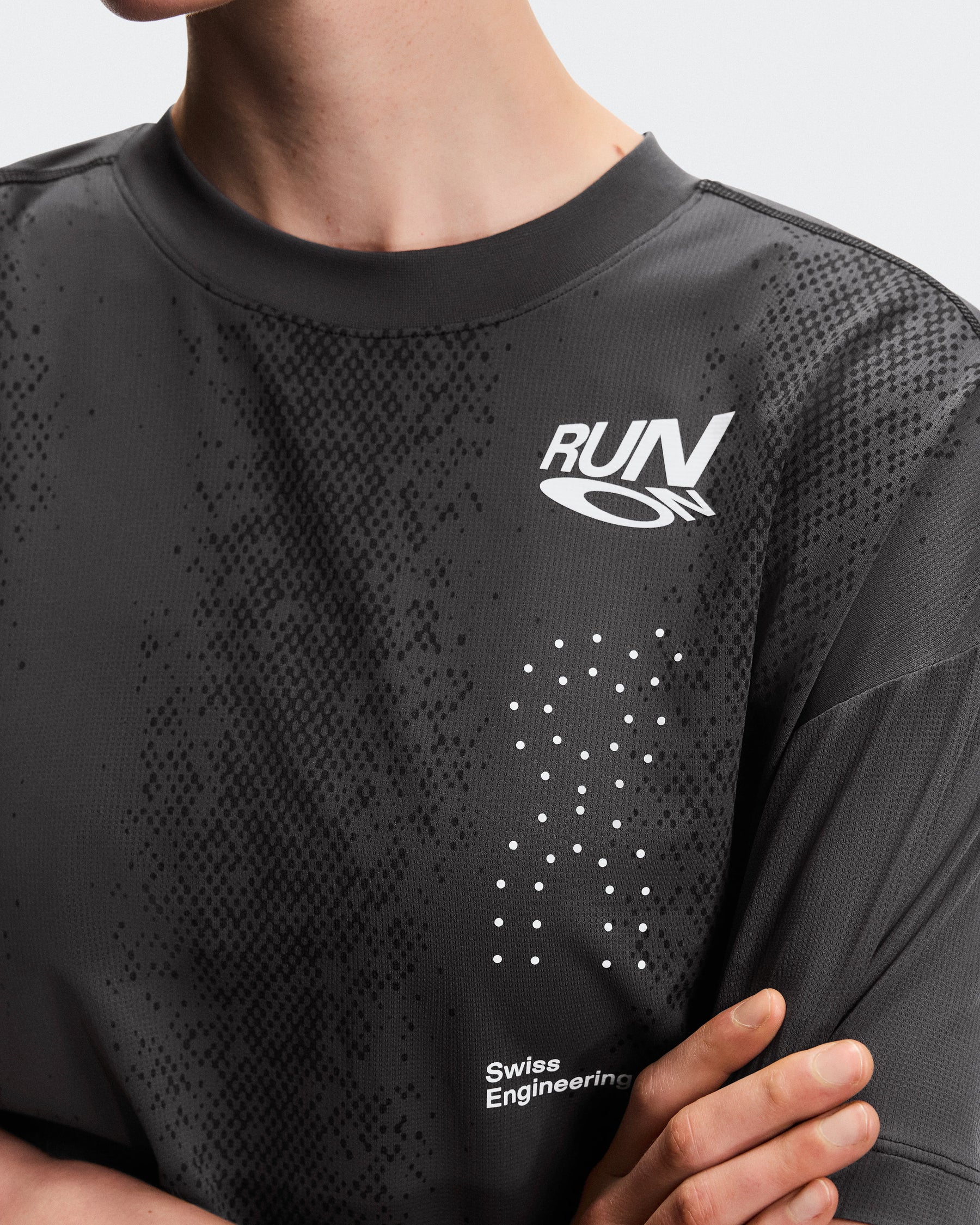 Áo Thể Thao Chạy Bộ Nữ On Running Performance Volt-T