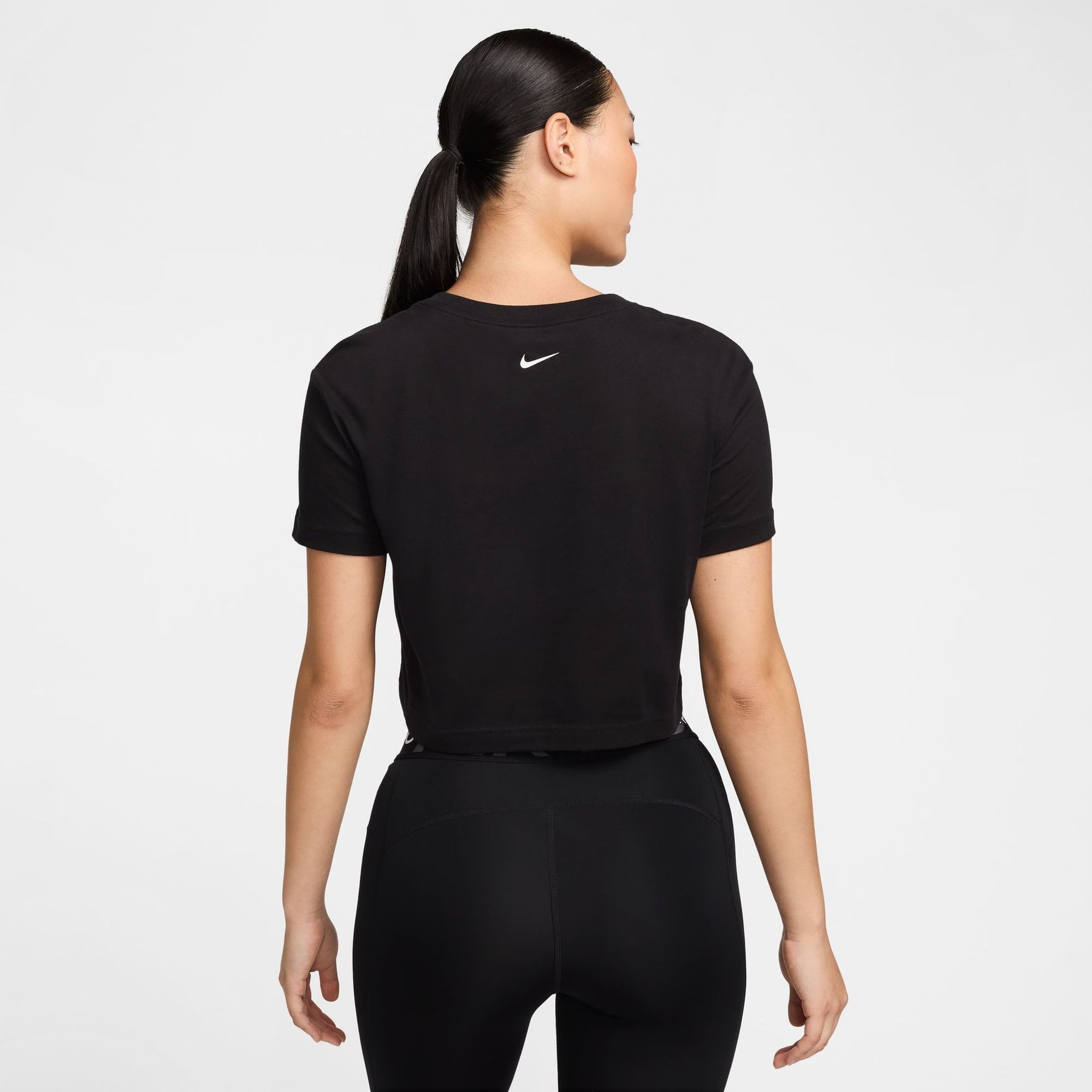 Áo Tay Ngắn Thể Thao Nữ Nike As W Nk Pro Ss Crp Tee Fa24