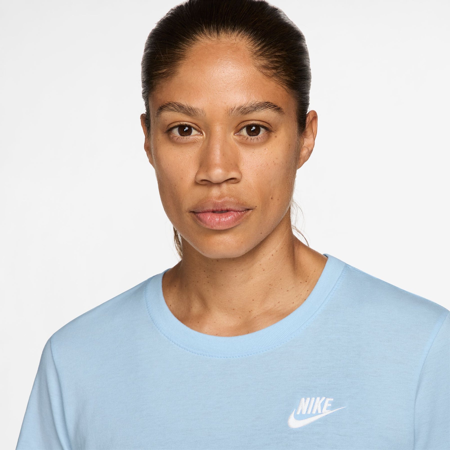Áo Thể Thao Tay Ngắn Thời Trang Nữ Nike Club Essentials T-Shirt