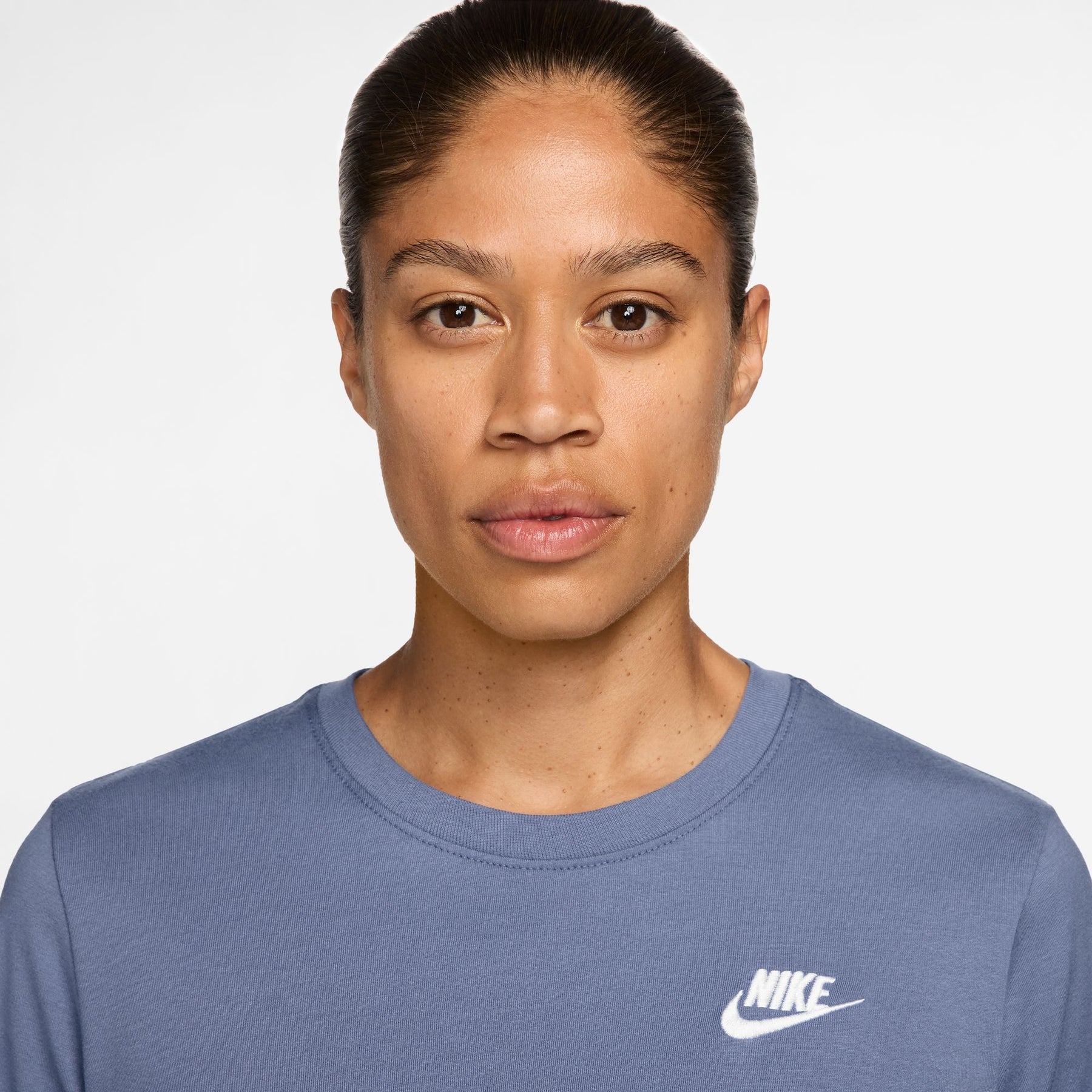 Áo Thể Thao Tay Ngắn Thời Trang Nữ Nike Club Essentials T-Shirt