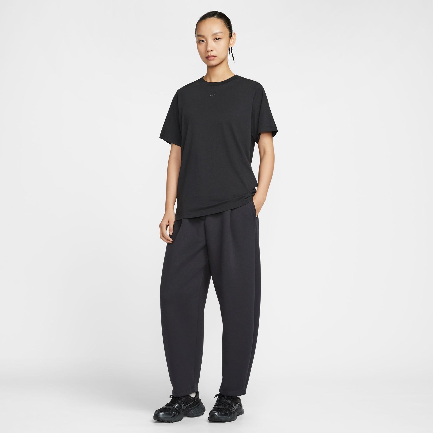 Áo Tay Ngắn Thể Thao Thời Trang Nữ Nike As W Nsw Tee Essntl Lbr