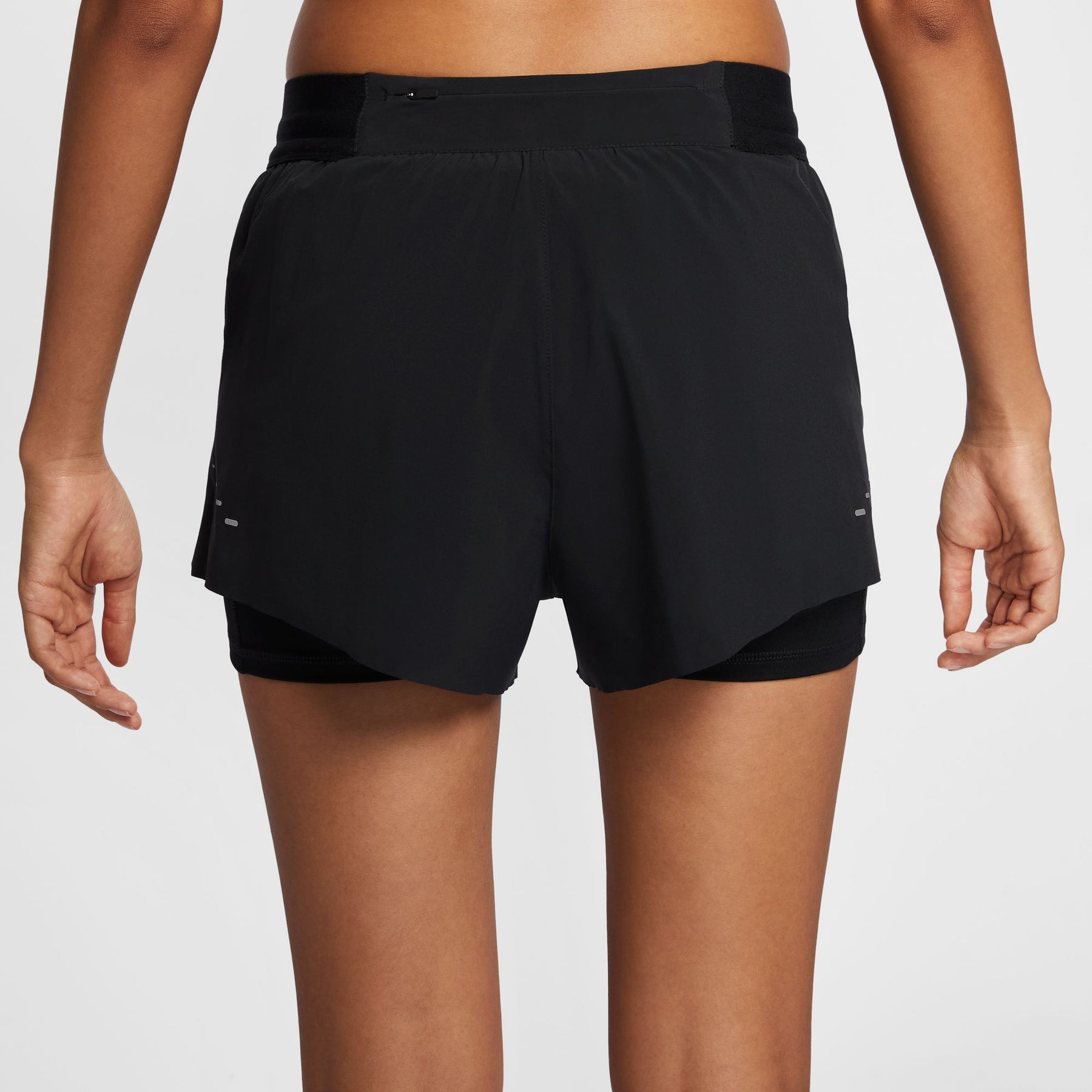 Quần Ngắn Thể Thao Chạy Bộ Nữ Nike As W Nk Swift Df Mr 2N1 Shrt