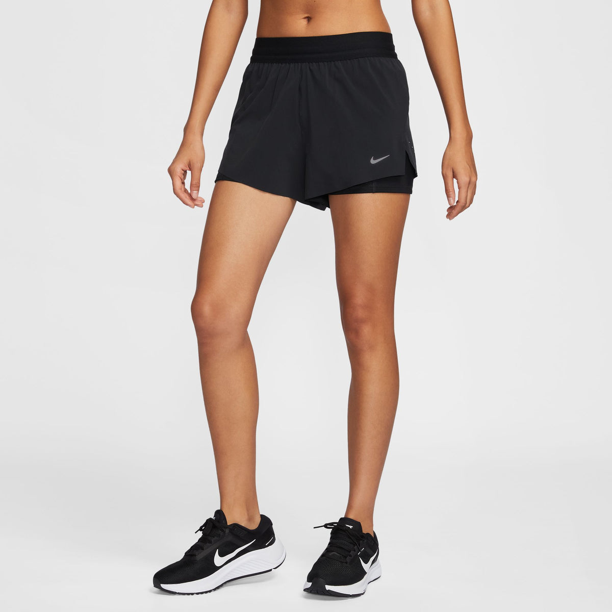 Quần Ngắn Thể Thao Chạy Bộ Nữ Nike As W Nk Swift Df Mr 2N1 Shrt