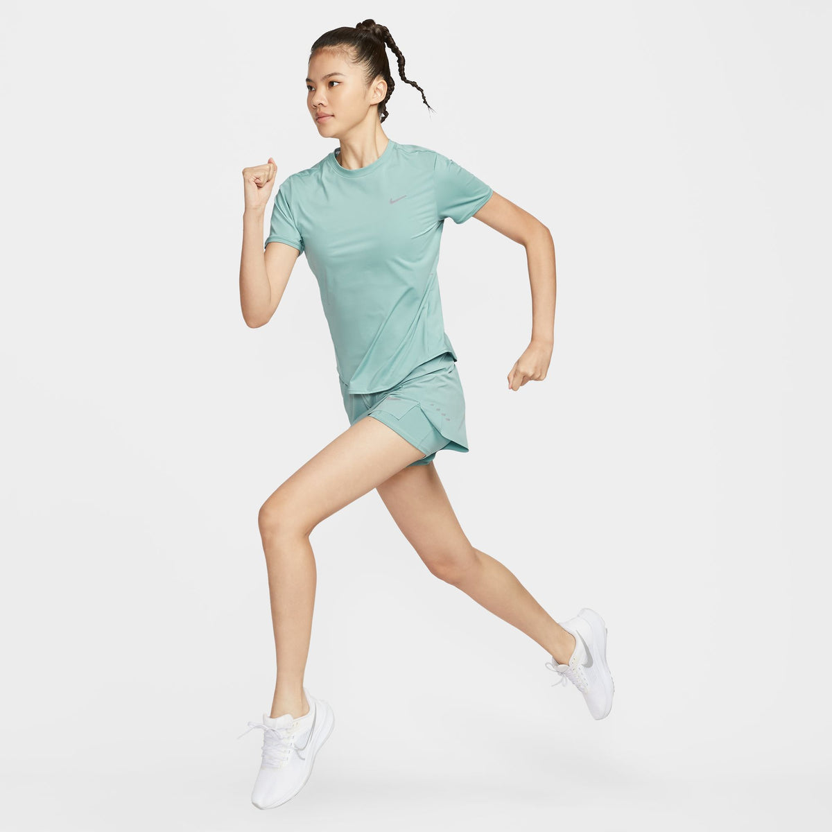 Quần Ngắn Thể Thao Chạy Bộ Nữ Nike As W Nk Swift Df Mr 2N1 Shrt