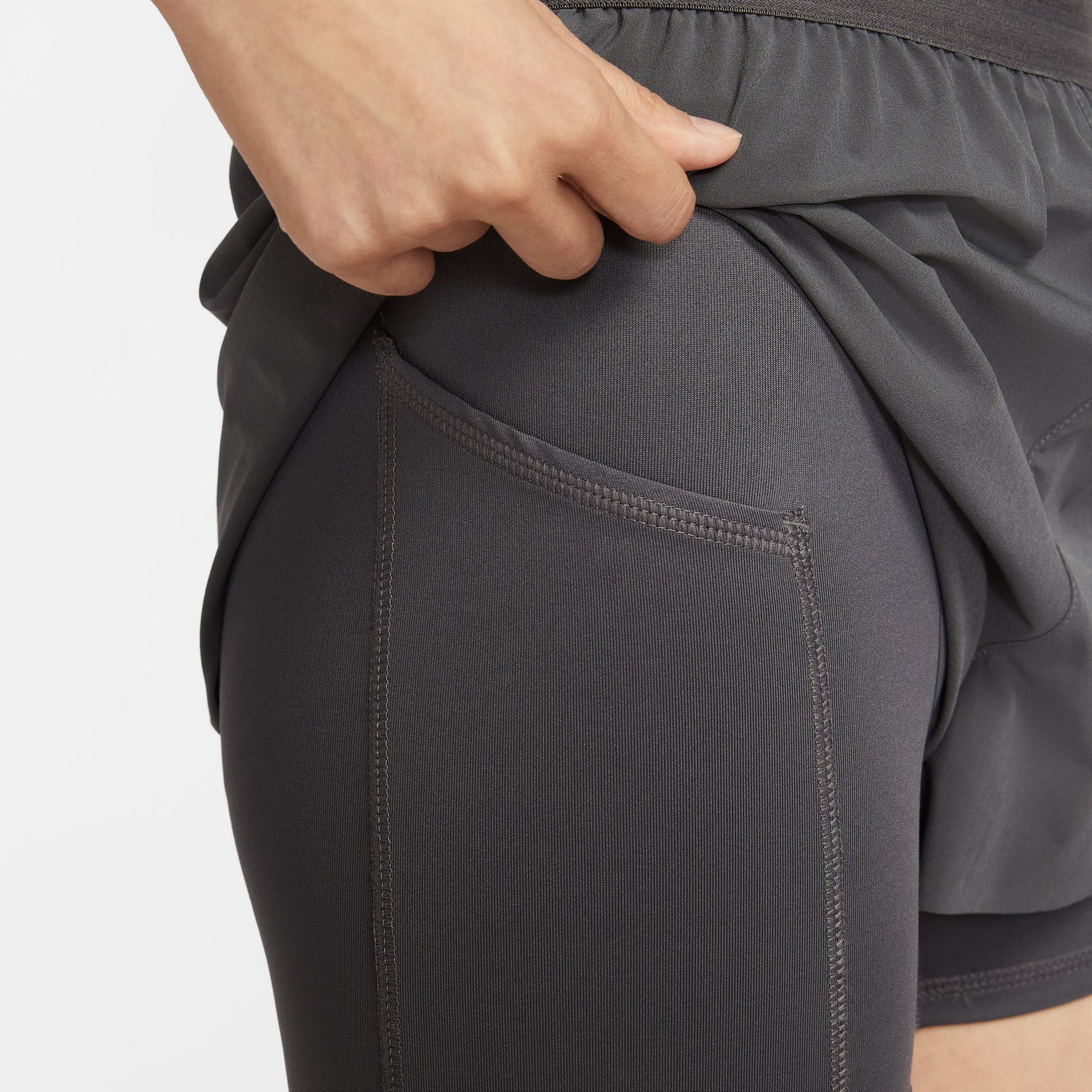 Quần Ngắn Thể Thao Chạy Bộ Nữ Nike As W Nk Swift Df Mr 2N1 Shrt