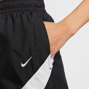 Quần Ngắn Thể Thao Thời Trang Nữ Nike As W Nsw Cls Wvn Mr 5" Logo Sh