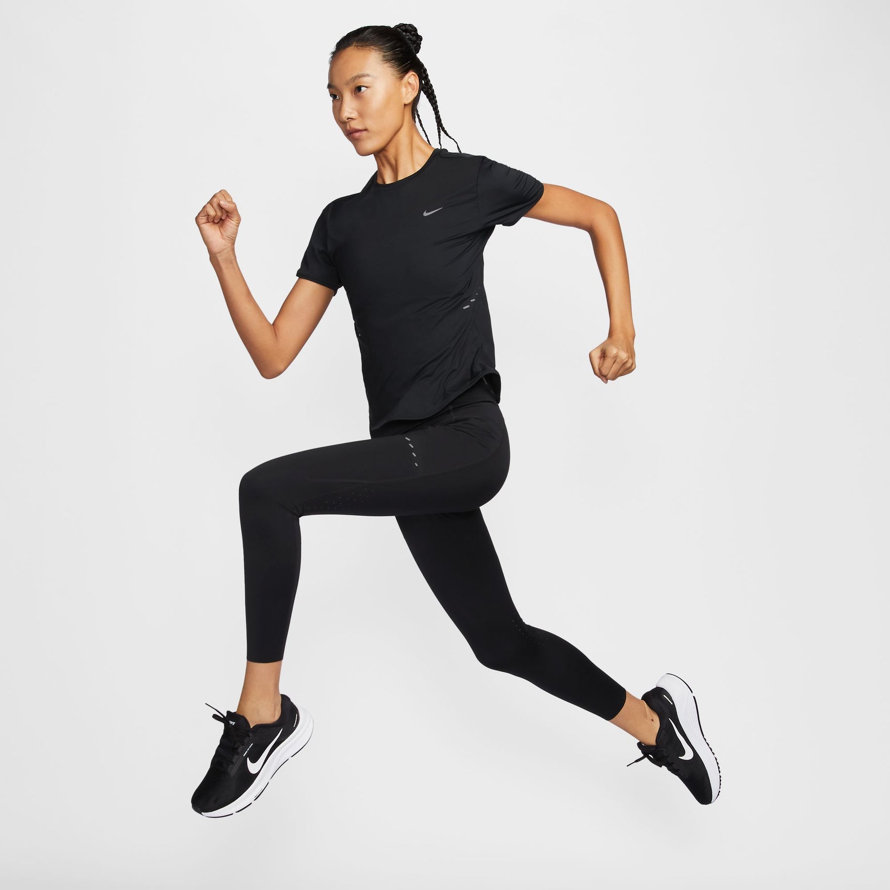 Áo Tay Ngắn Thể Thao Chạy Bộ Nữ Nike As W Nk Swift Df Ss Top