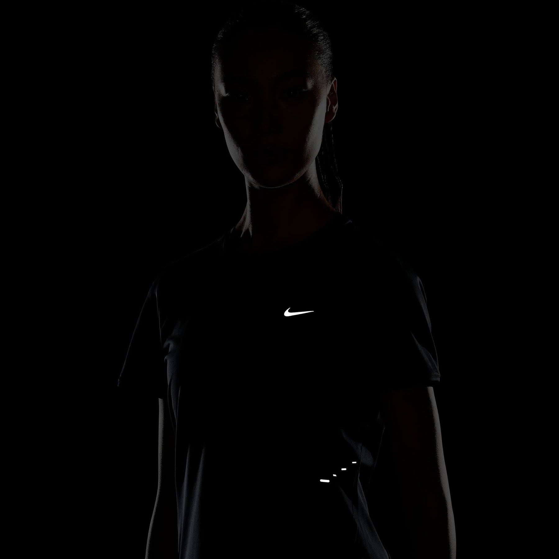 Áo Tay Ngắn Thể Thao Chạy Bộ Nữ Nike As W Nk Swift Df Ss Top