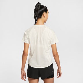 Áo Tay Ngắn Thể Thao Chạy Bộ Nữ Nike As W Nk Swift Df Ss Top