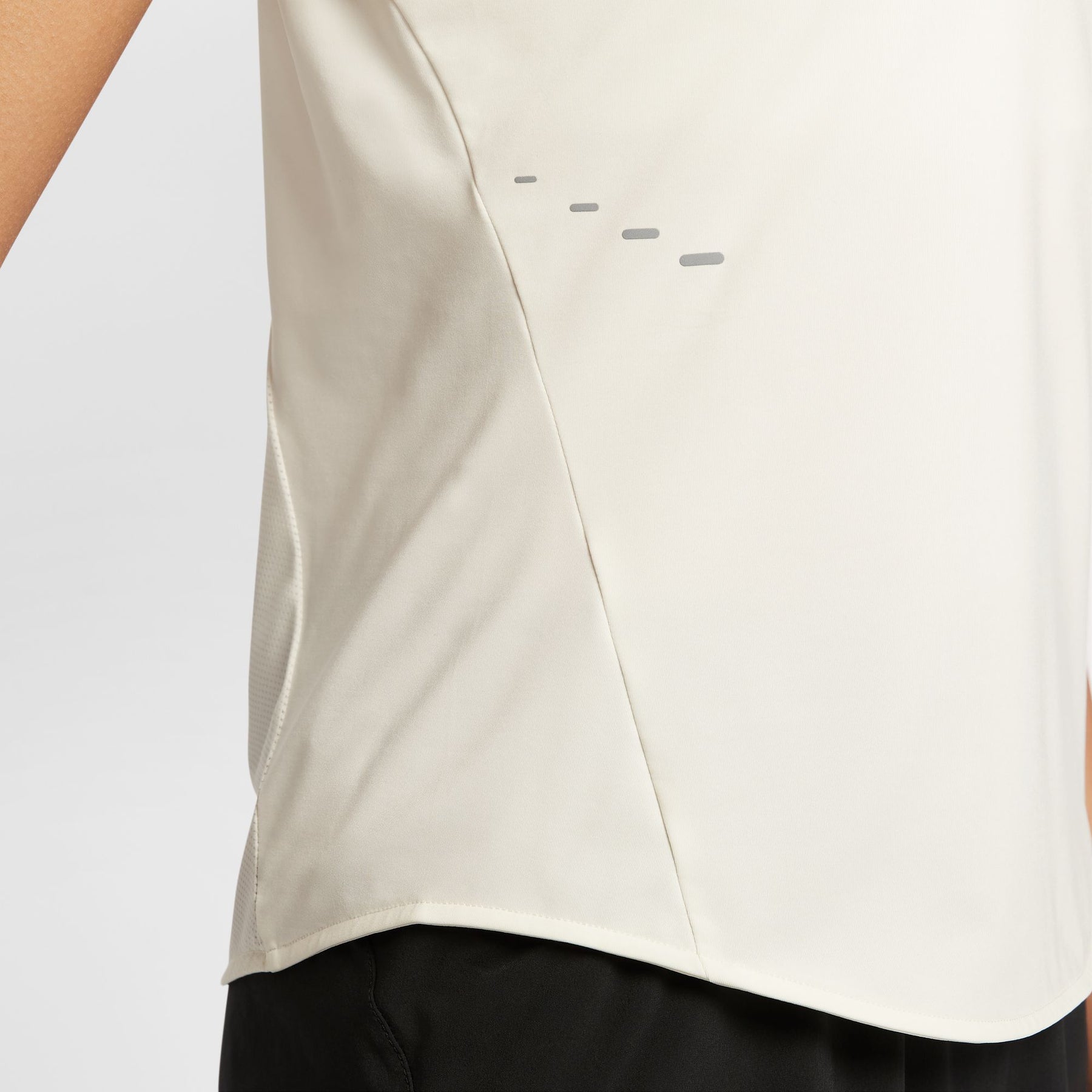 Áo Tay Ngắn Thể Thao Chạy Bộ Nữ Nike As W Nk Swift Df Ss Top