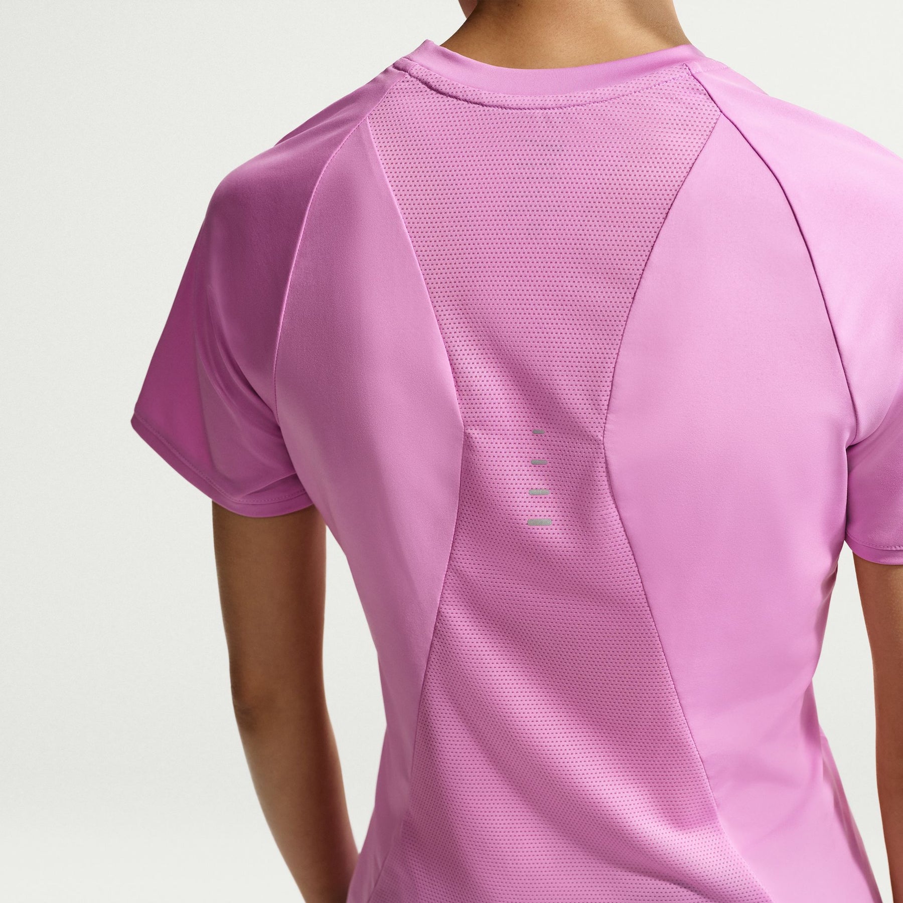 Áo Tay Ngắn Thể Thao Chạy Bộ Nữ Nike As W Nk Swift Df Ss Top