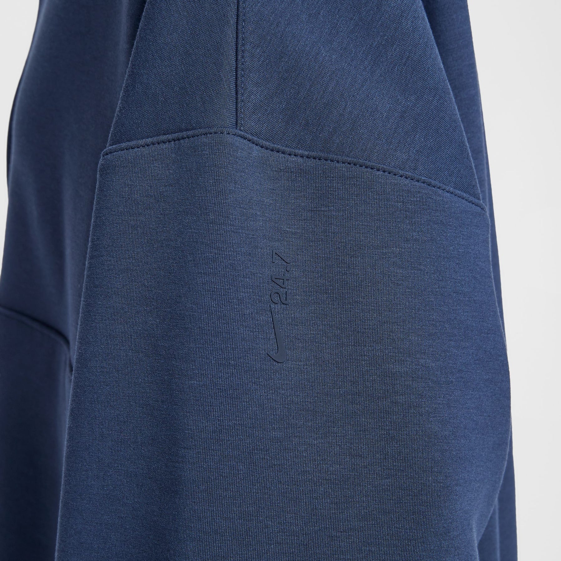 Áo Khoác Thể Thao Tập Luyện Nữ Nike As W Nk 24.7 Df Hz Top Soft