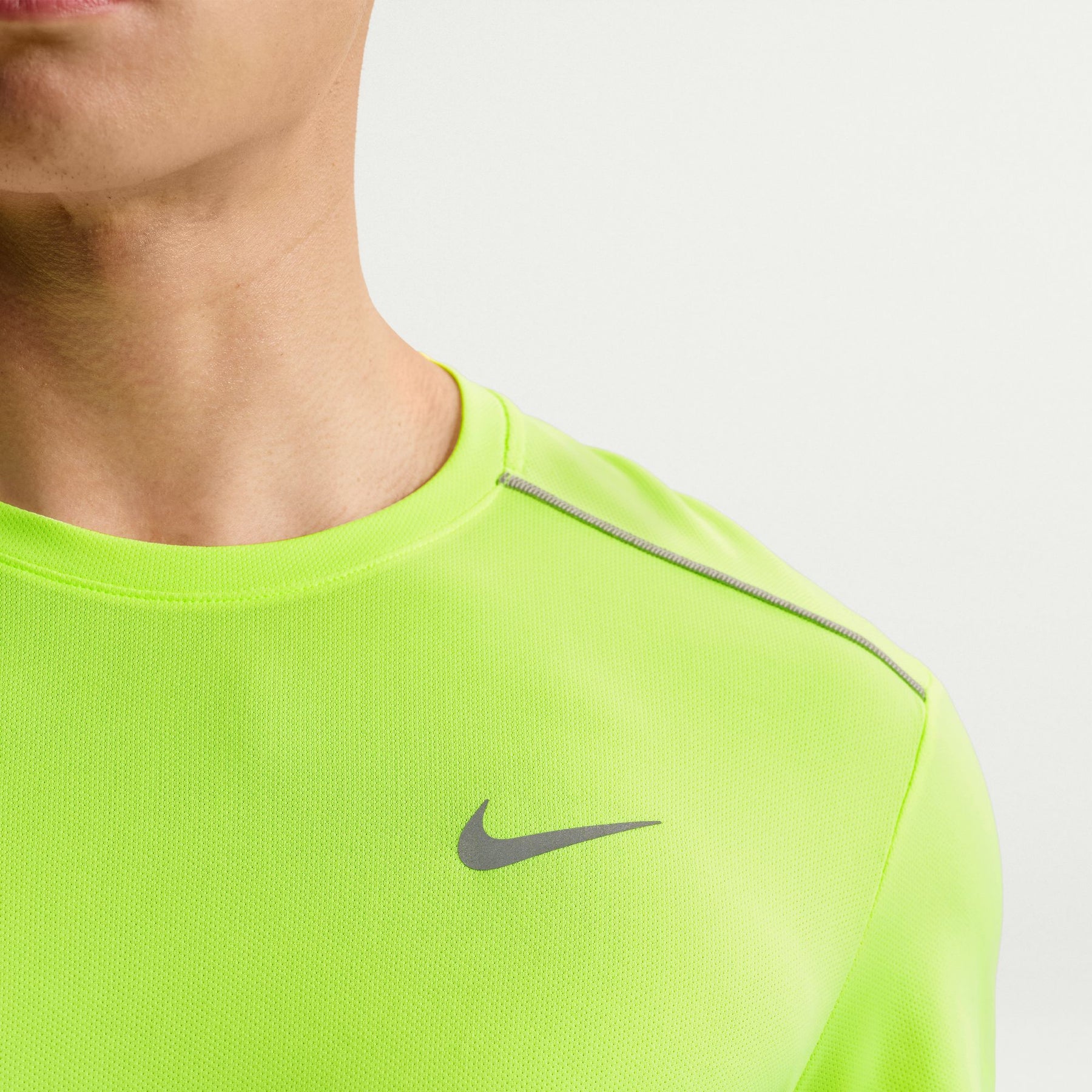 Áo Tay Ngắn Thể Thao Chạy Bộ Nam Nike As M Nk Df Uv Miler Ss