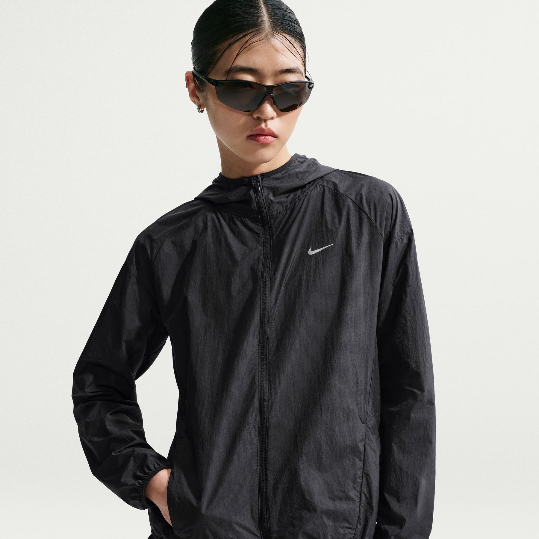 Áo Khoác Thể Thao Chạy Bộ Nữ Nike As W Nk Tempo Uv Light Jkt