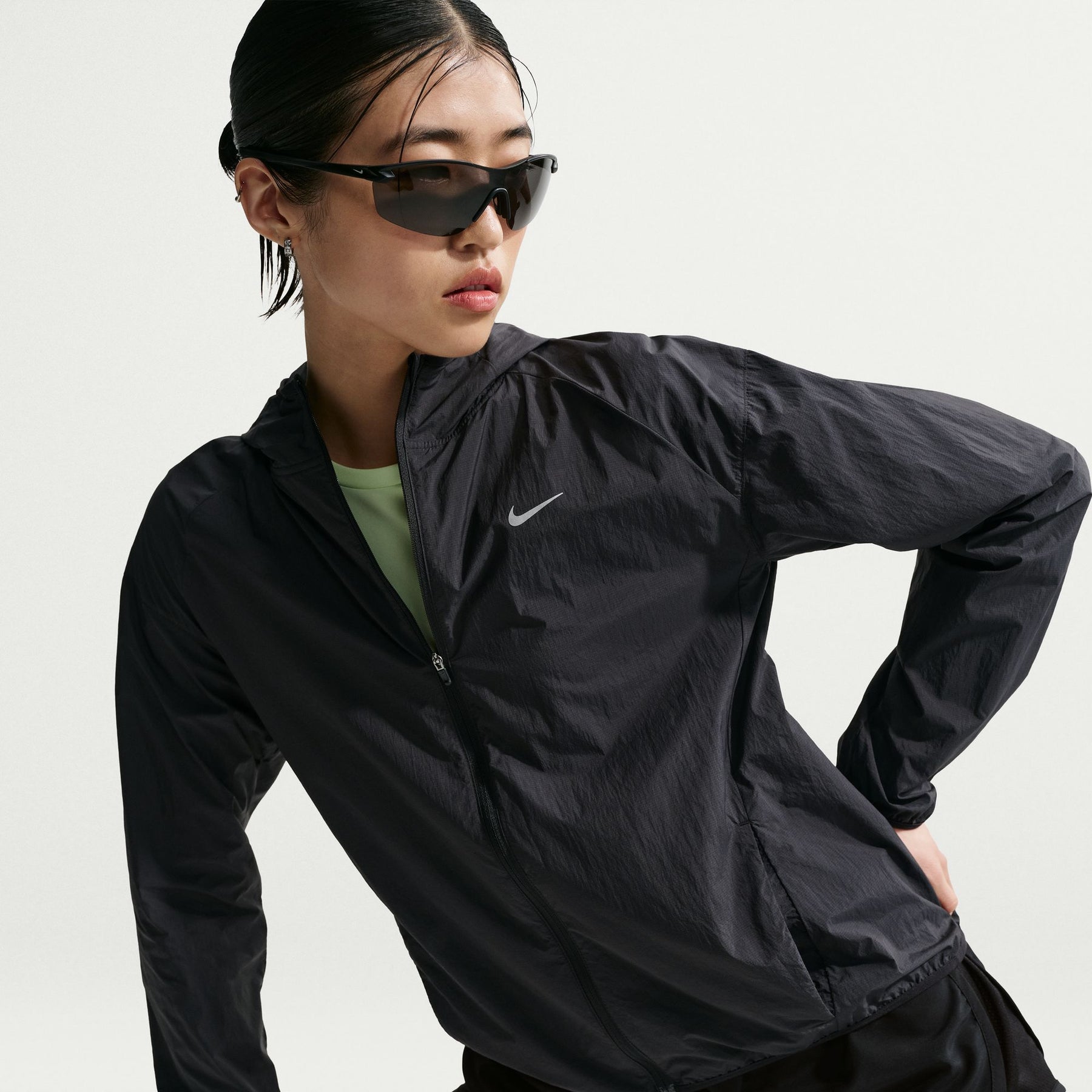 Áo Khoác Thể Thao Chạy Bộ Nữ Nike As W Nk Tempo Uv Light Jkt