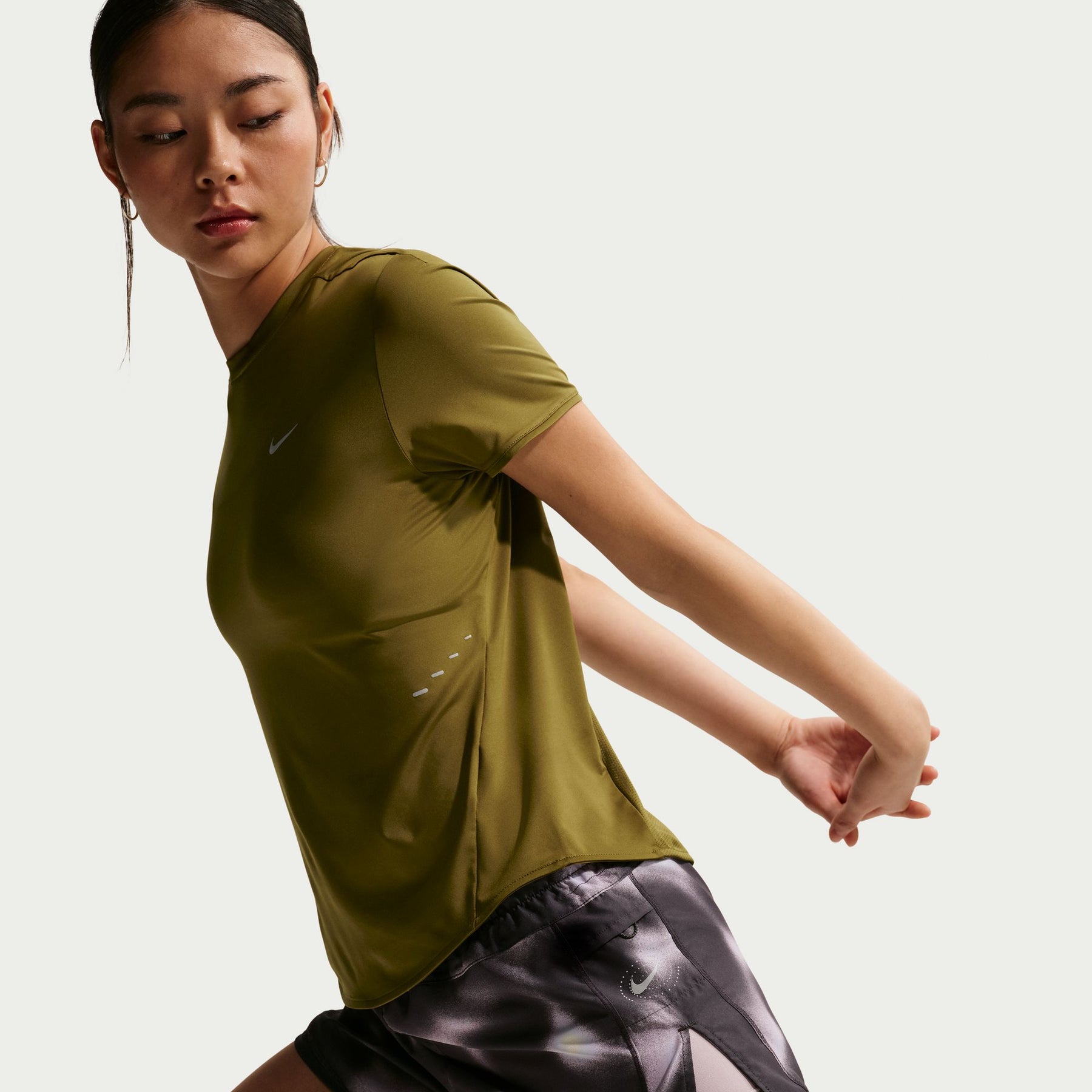 Quần Ngắn Thể Thao Chạy Bộ Nữ Nike UPPER SHORT W UPP TGH TGT