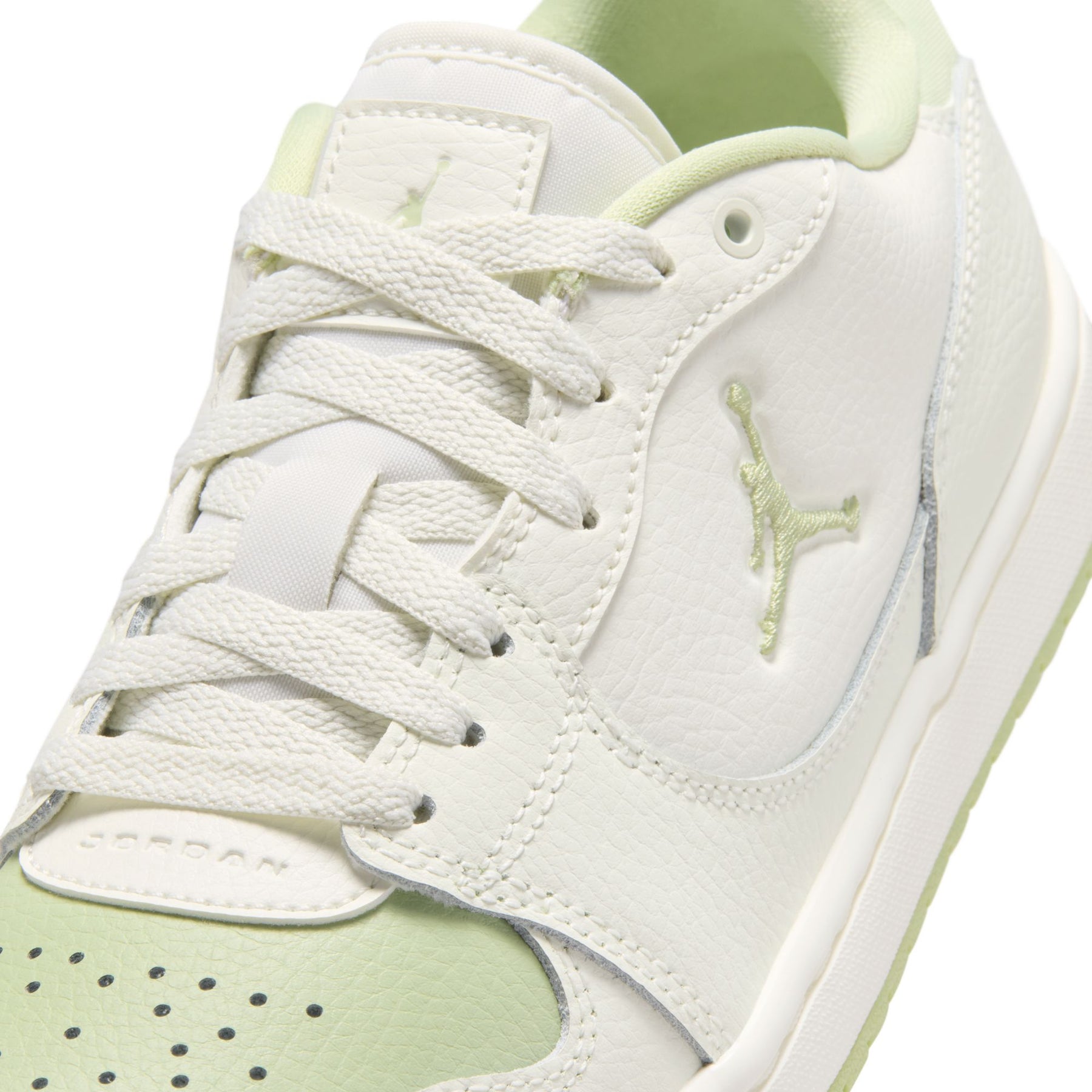 Giày Thể Thao Thời Trang Nữ Nike Wmns Jordan Court Connect Low