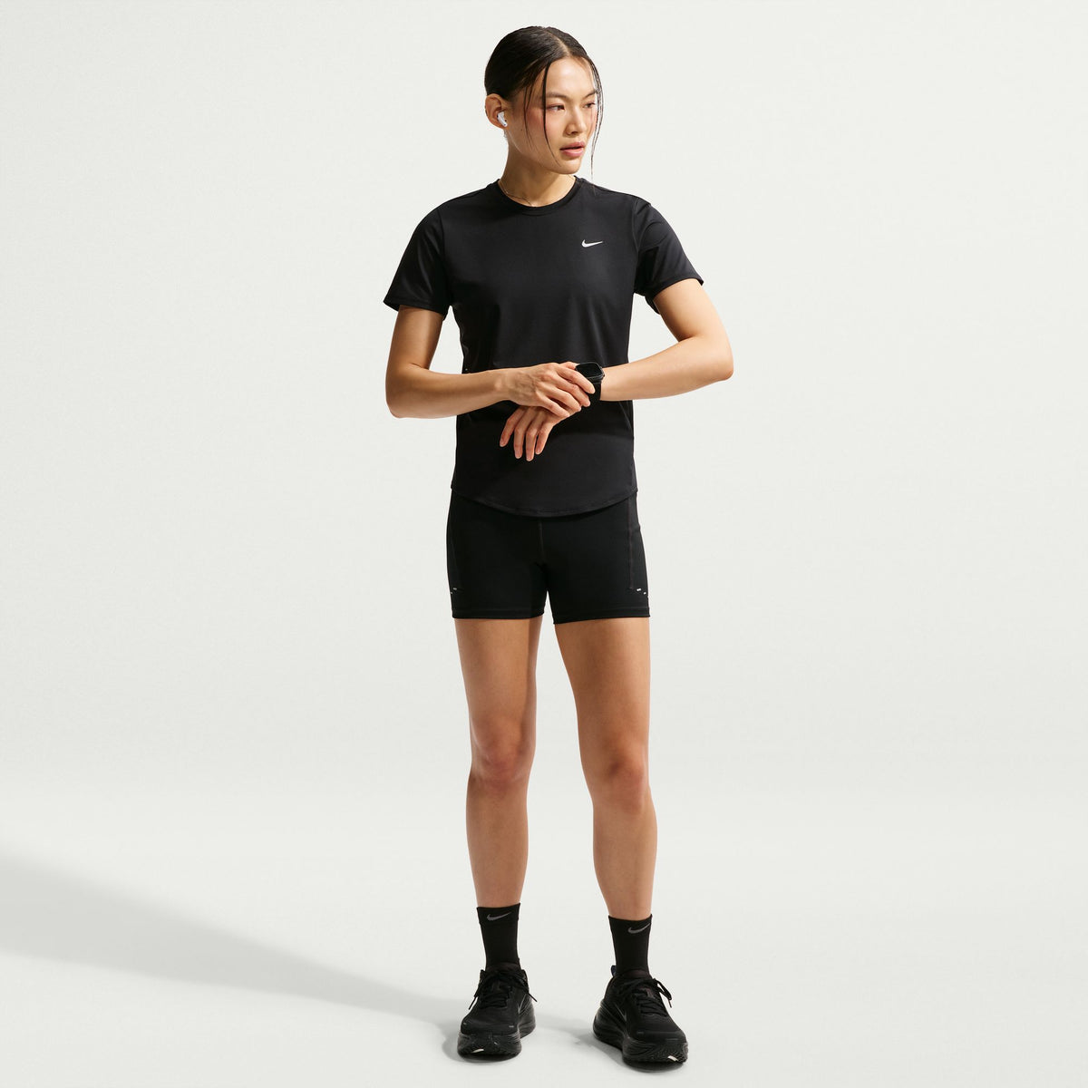 Áo Tay Ngắn Thể Thao Chạy Bộ Nữ Nike As W Nk Swift Df Top Ss Stndrd