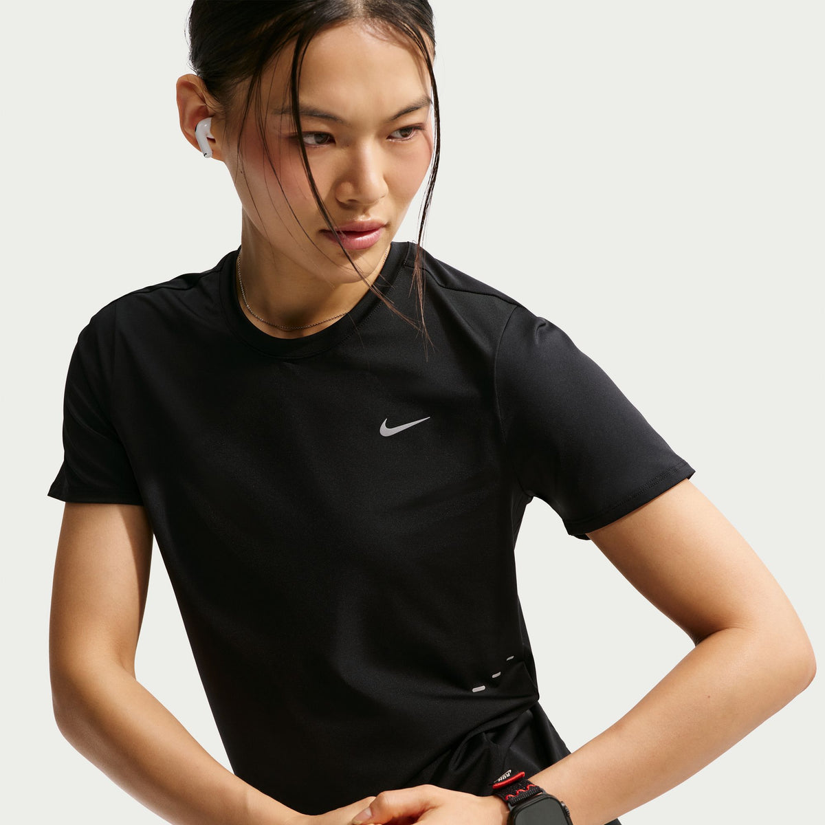 Áo Tay Ngắn Thể Thao Chạy Bộ Nữ Nike As W Nk Swift Df Top Ss Stndrd