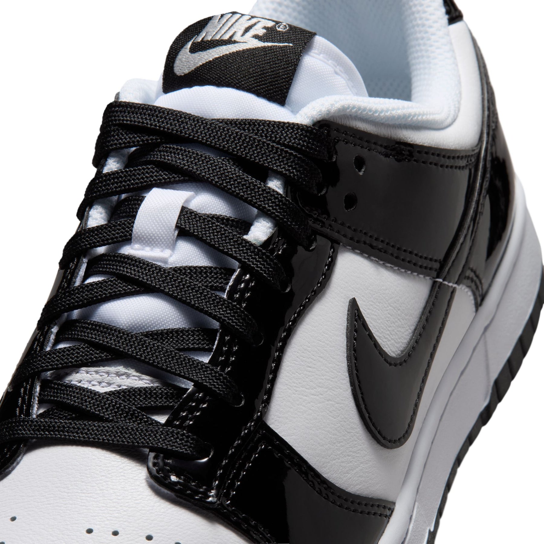 Giày Thể Thao Thời Trang Nữ Nike Wmns Nike Dunk Low Se Street1