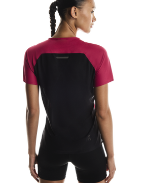 Áo Thể Thao Chạy Bộ Nữ On Running Performance-T