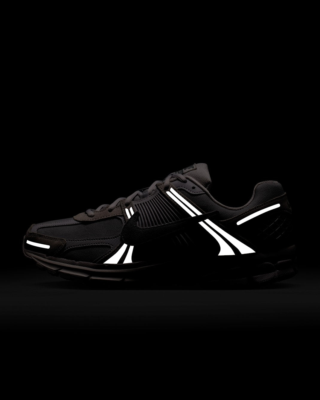 Giày thể thao thời trang Nam NIKE ZOOM VOMERO 5 SE