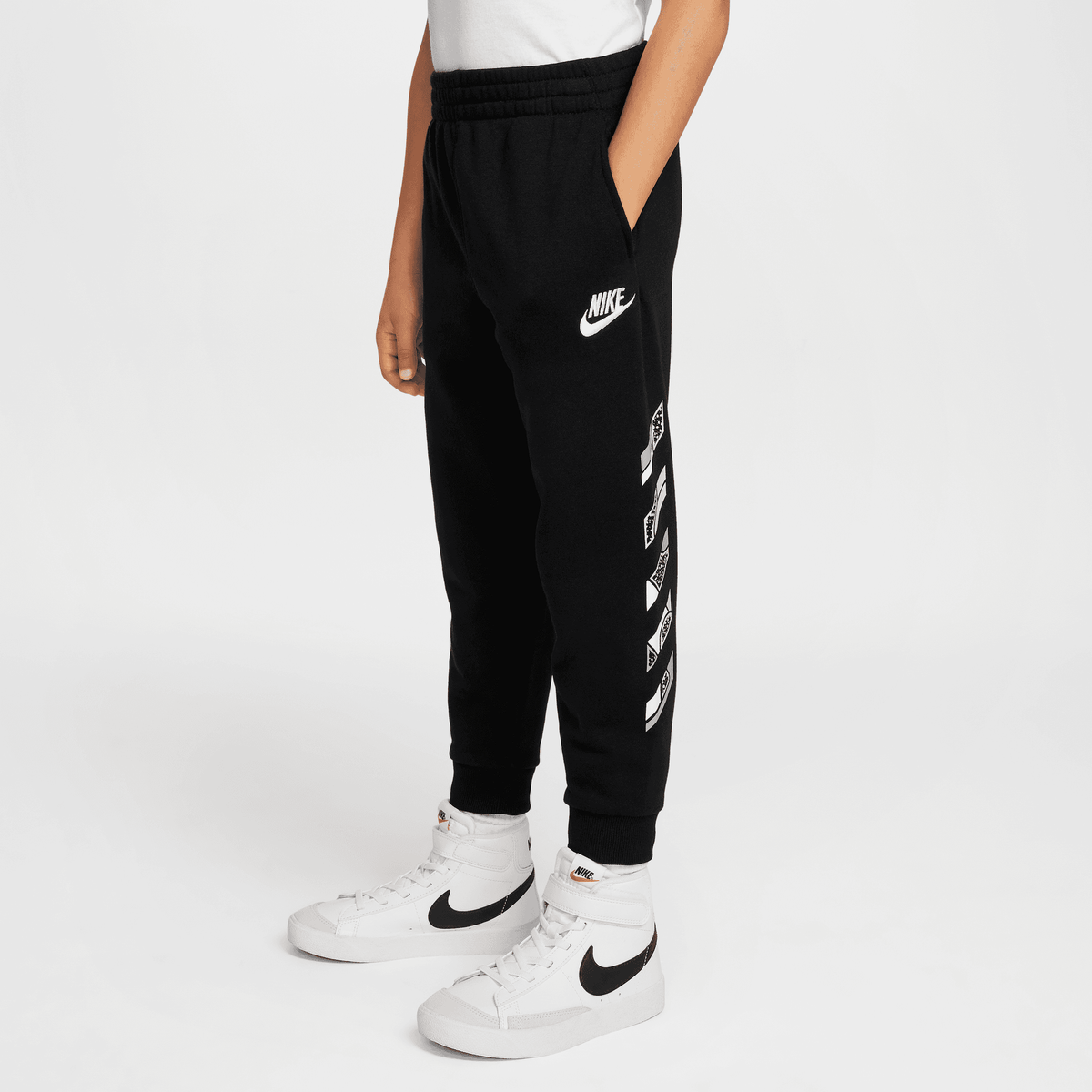 Quần Dài Thể Thao Thời Trang Bé Trai Nike Nkb B Nsw Outside T Lines Ft P